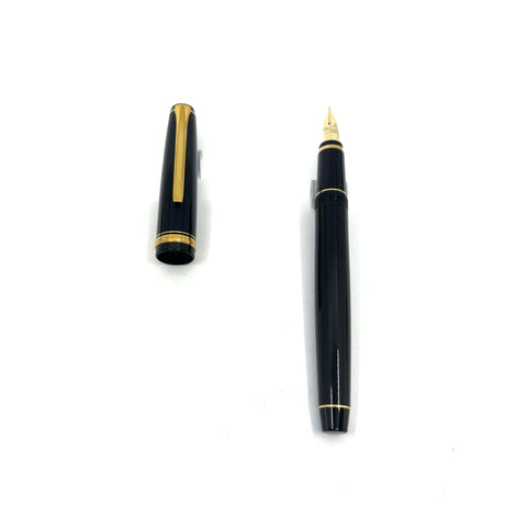Pilot-Namiki Black Resin Falcon Fountain Pen - Flexible Broad 14kt Gold Nib