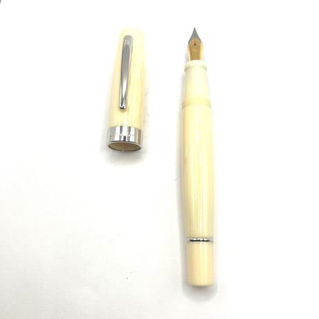 Laban Kaiser Oversized Fountain Pen - Antique Ivory Resin Finish - Broad Gold-Plated & Steel Nib