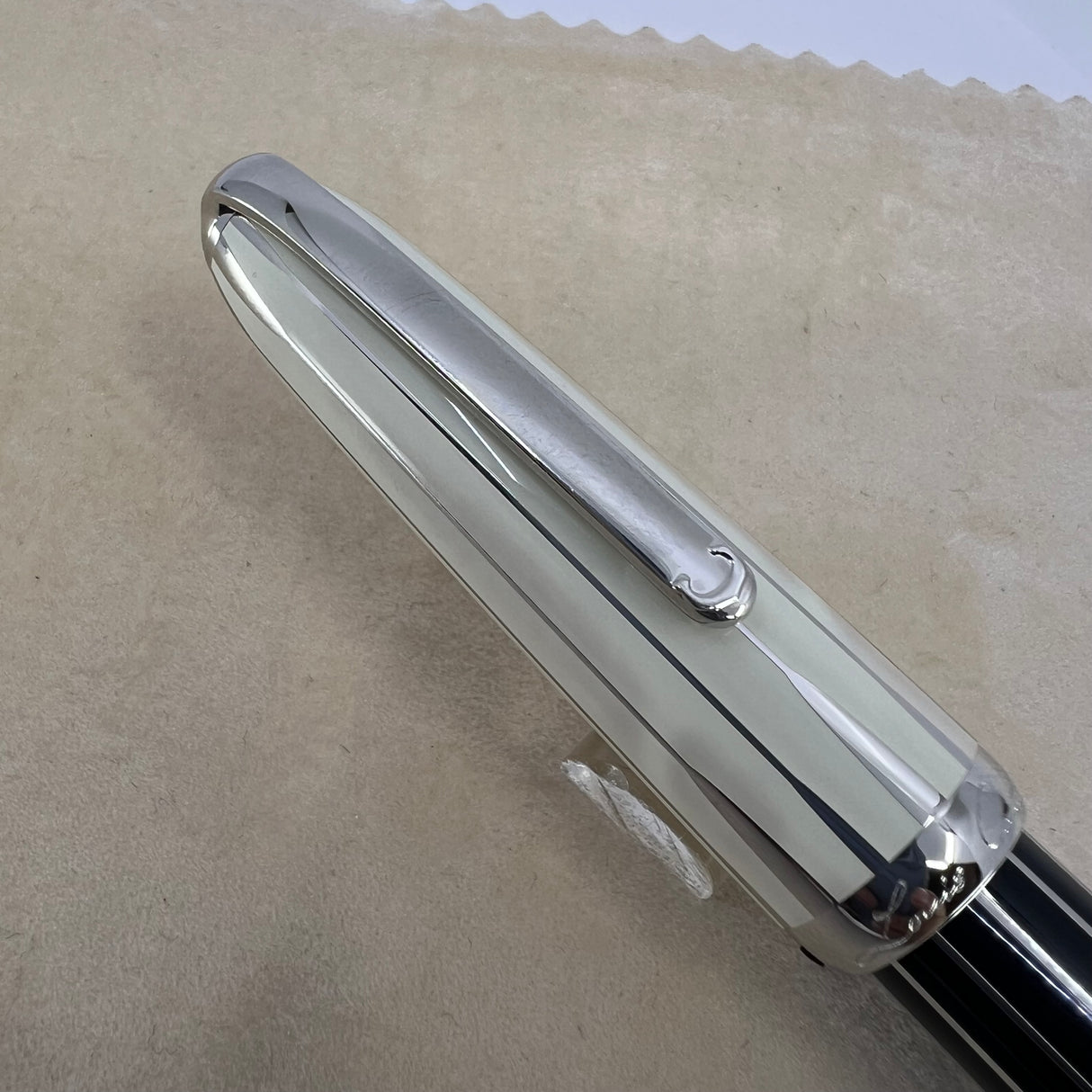 Cartier Backgammon Limited Edition Fountain Pen  - Fine 18kt Gold Nib