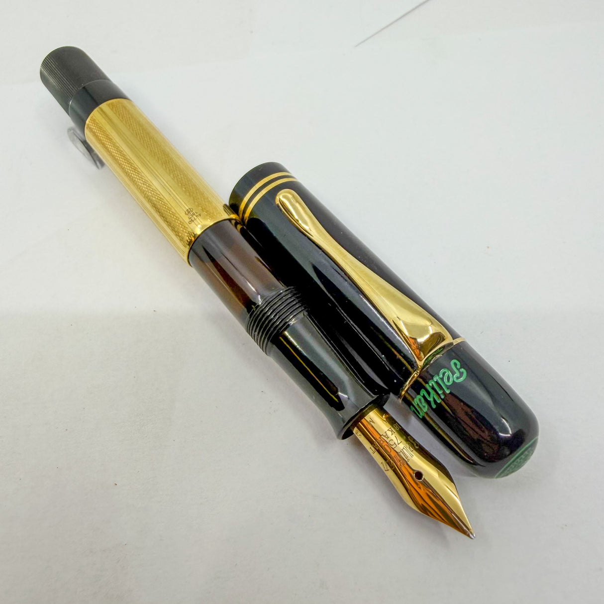 Pelikan 1931 Originals of their Time - 18kt Gold Overlay Limited Edition Fountain Pen   -   Medium 18kt Gold Nib