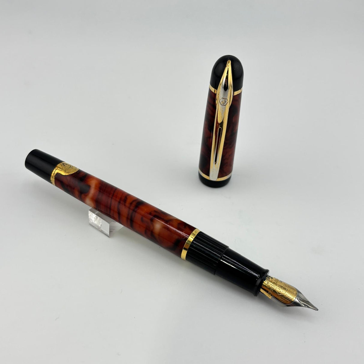 Waterman Phileas Red Marble - Fountain Pen