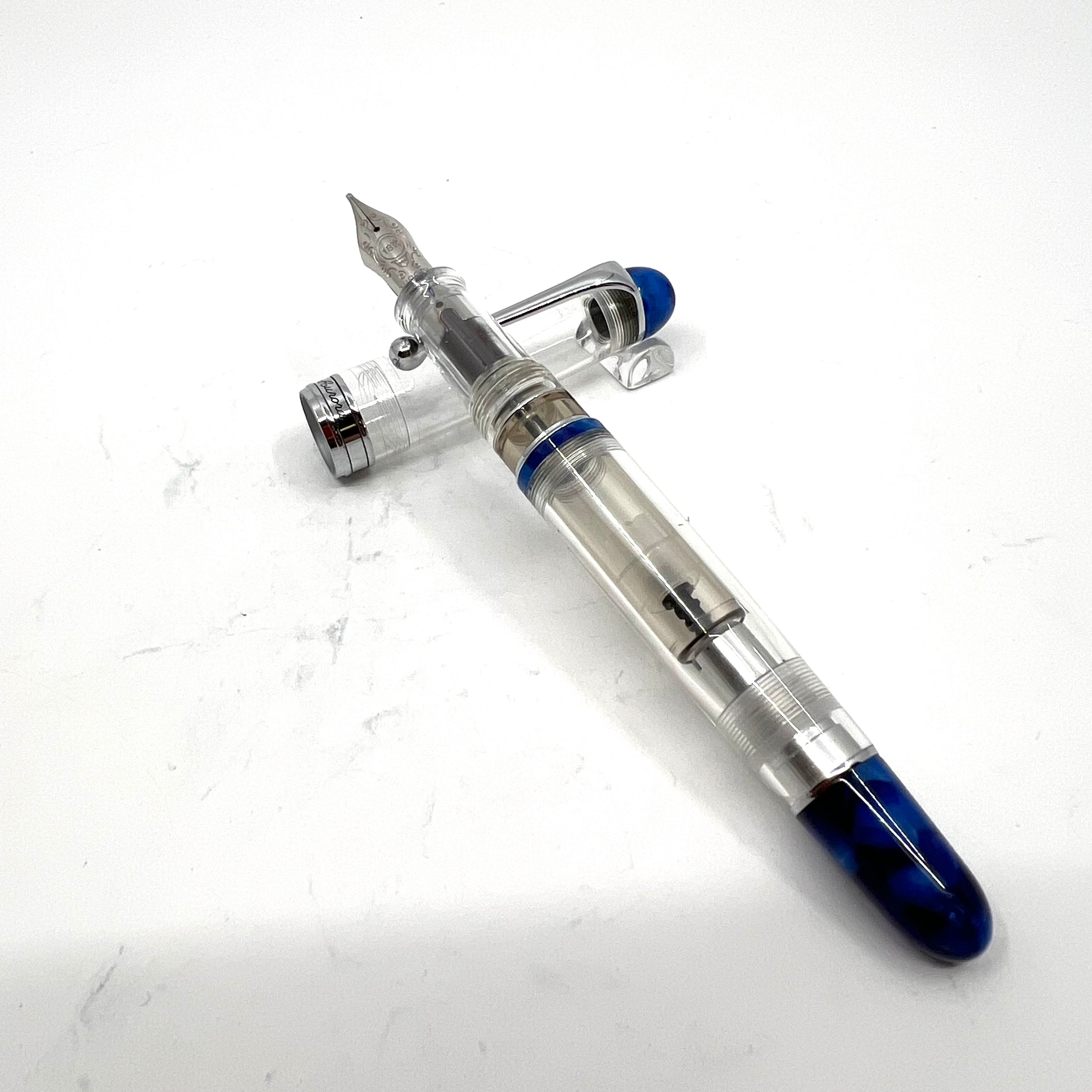 6698E2BE-C379-470F-873A-