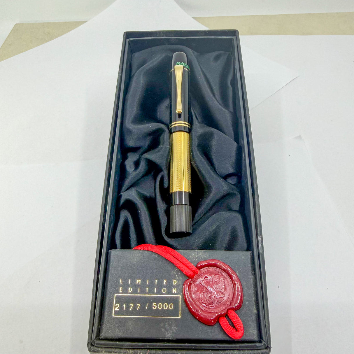 Pelikan 1931 Originals of their Time - 18kt Gold Overlay Limited Edition Fountain Pen   -   Medium 18kt Gold Nib