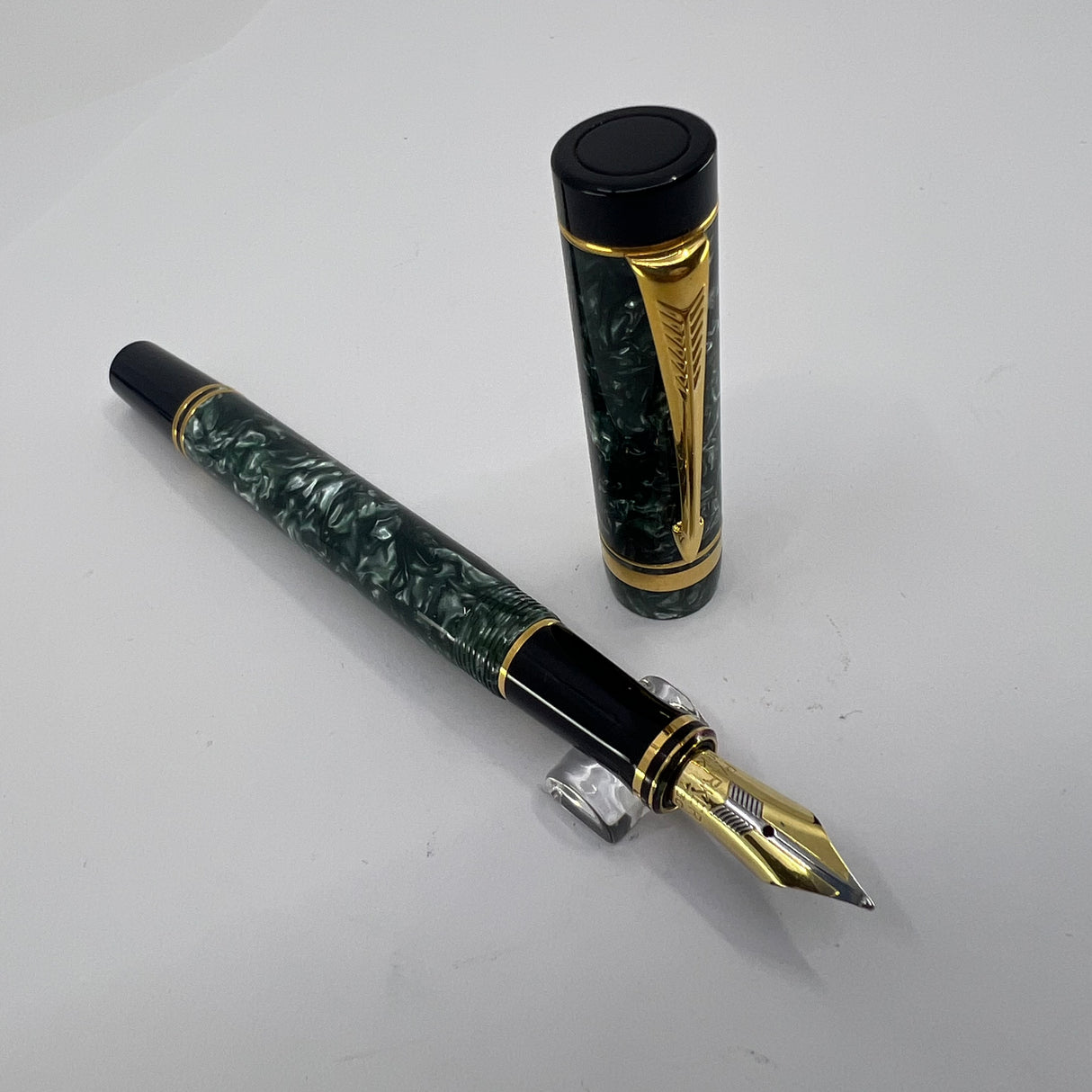Parker International Duofold Green Marble Fountain Pen  - Medium 18kt Gold  Nib