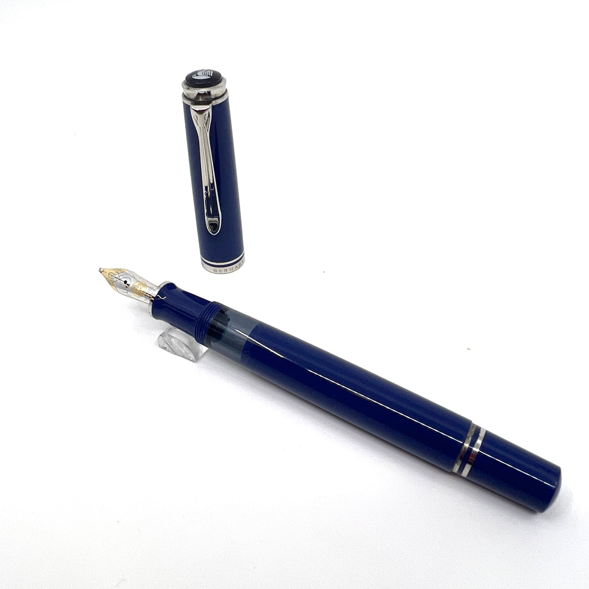 Pelikan Souveran Special Edition M605 Solid Blue Fountain Pen - Double Broad Oblique 14 kt Gold Nib