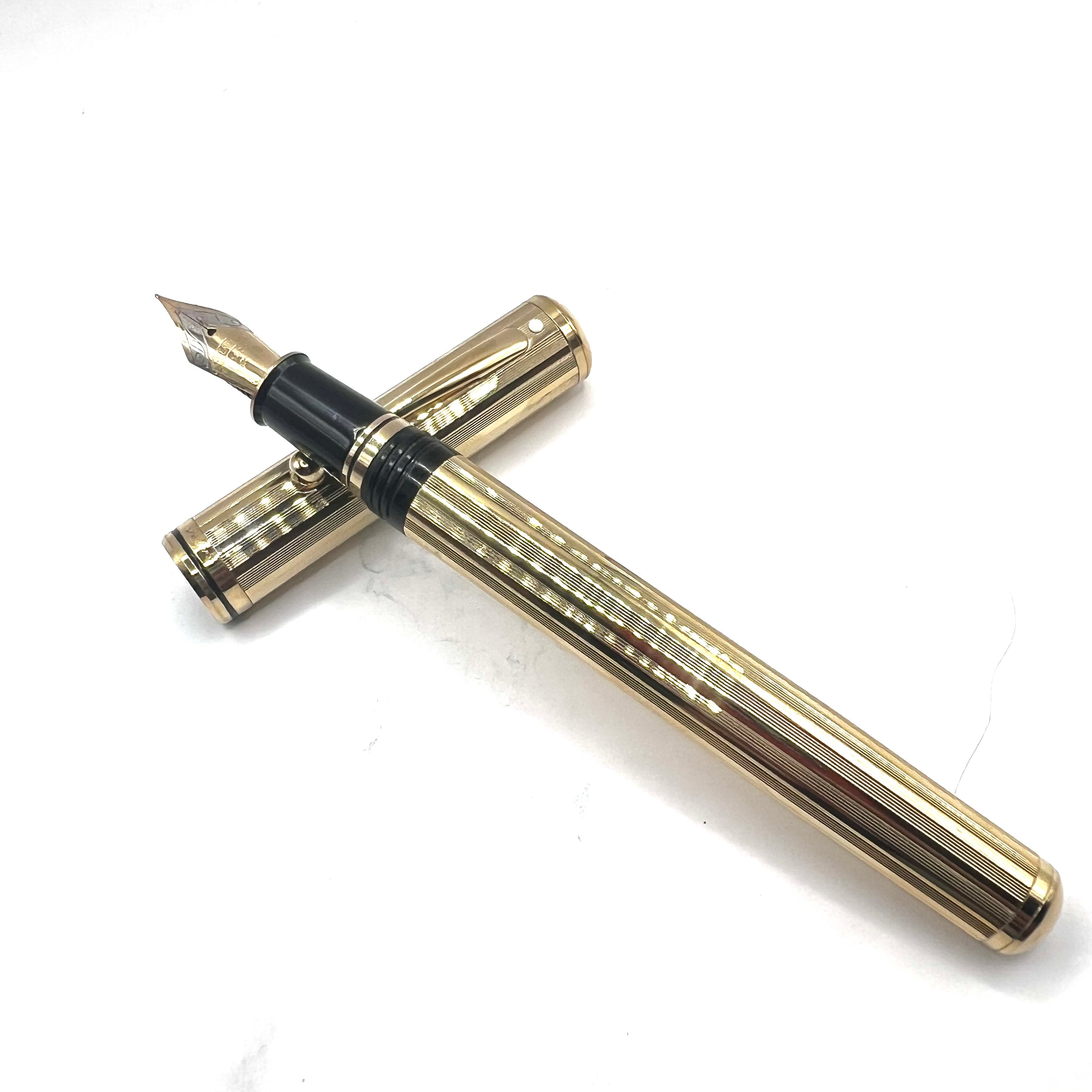 Sheaffer Grand Connaisseur Gold-Plated Vertical Line Pattern
