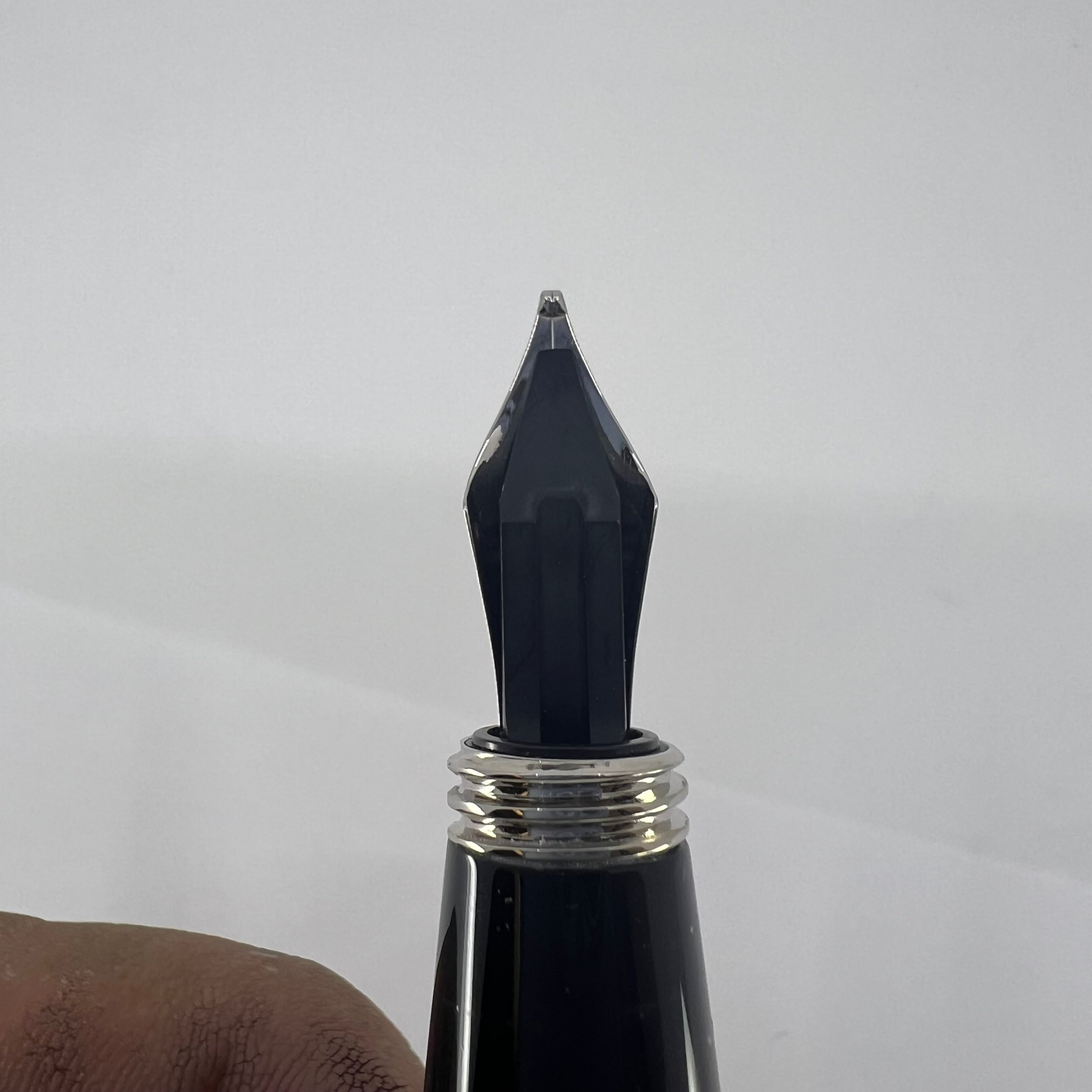 Visconti Rinascimento Organza Fountain Pen - Broad 14kt Gold Nib