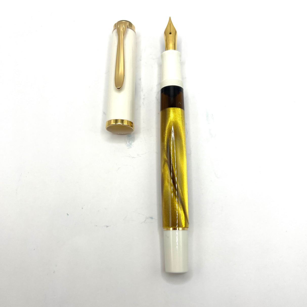 Pelikan M200 White-Gold Marbled Fountain Pen