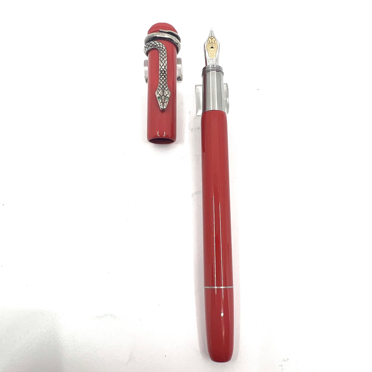 Montblanc Heritage Rouge et Noir Coral Special Edition Fountain