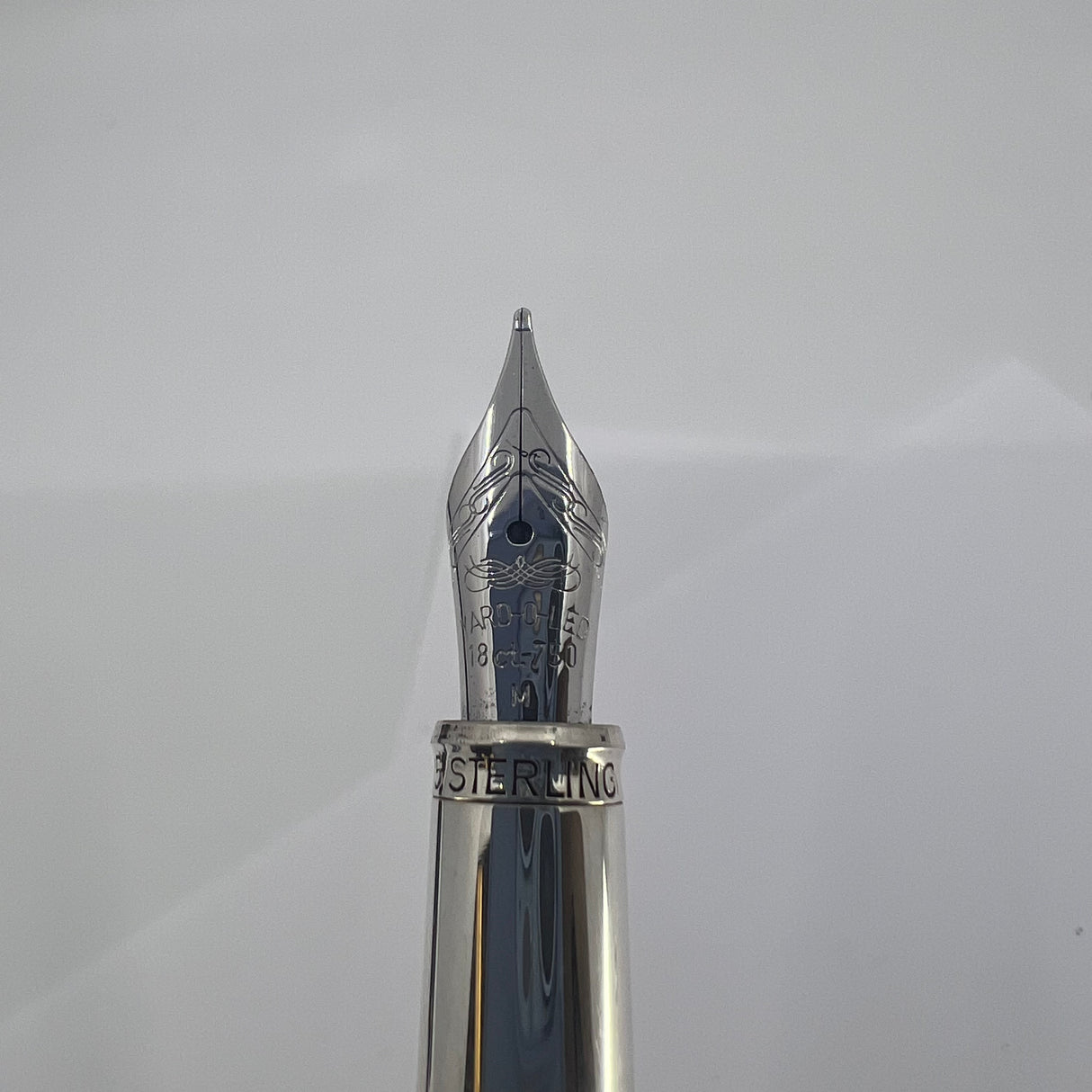 Yard-O-Led Astoria Standard Sized (Not Grand) Fountain Pen - Medium 18kt Gold  Nib