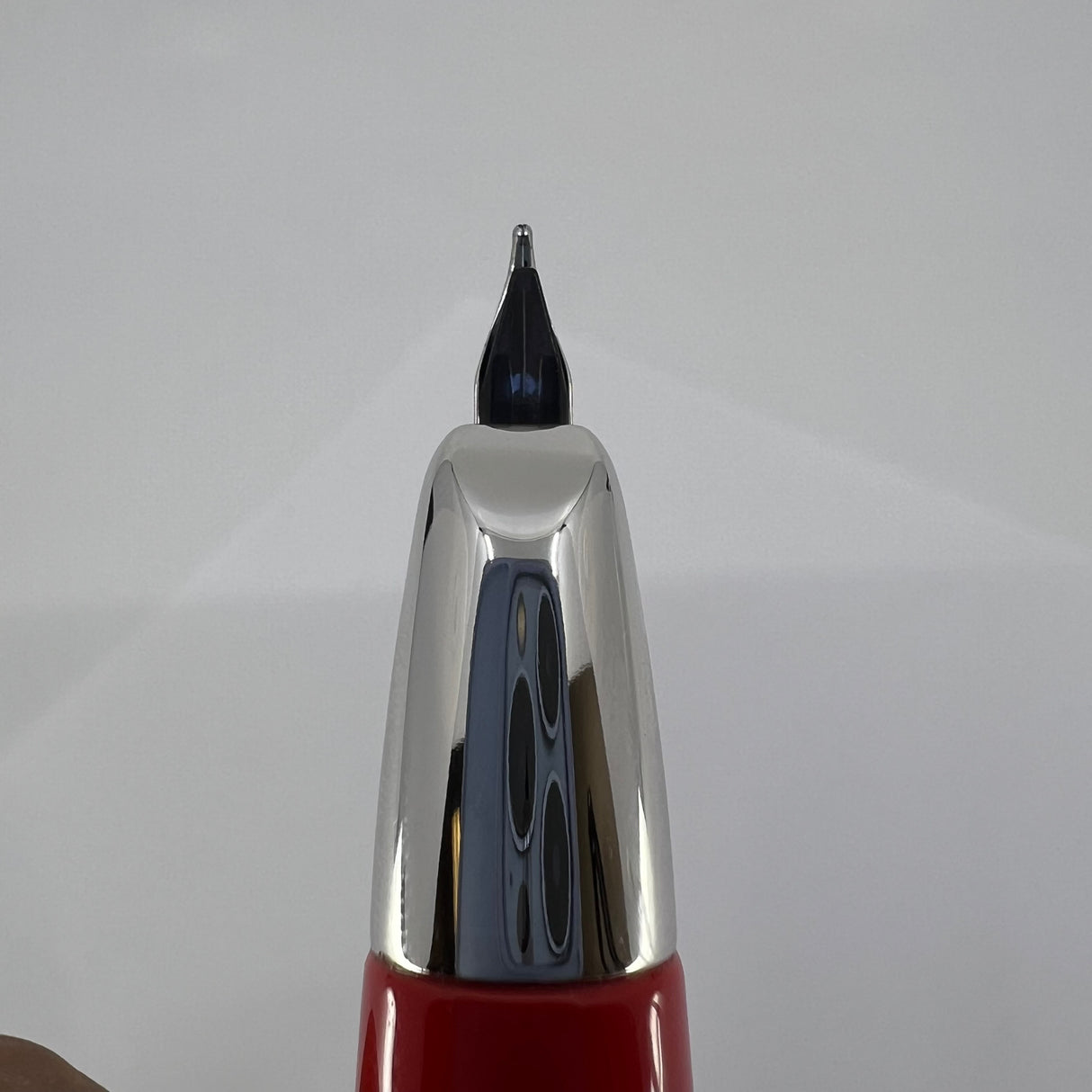 Pilot Vanishing Point 2009 Vivid Red Limited Edition Fountain Pen  - Medium 18kt Gold  Nib