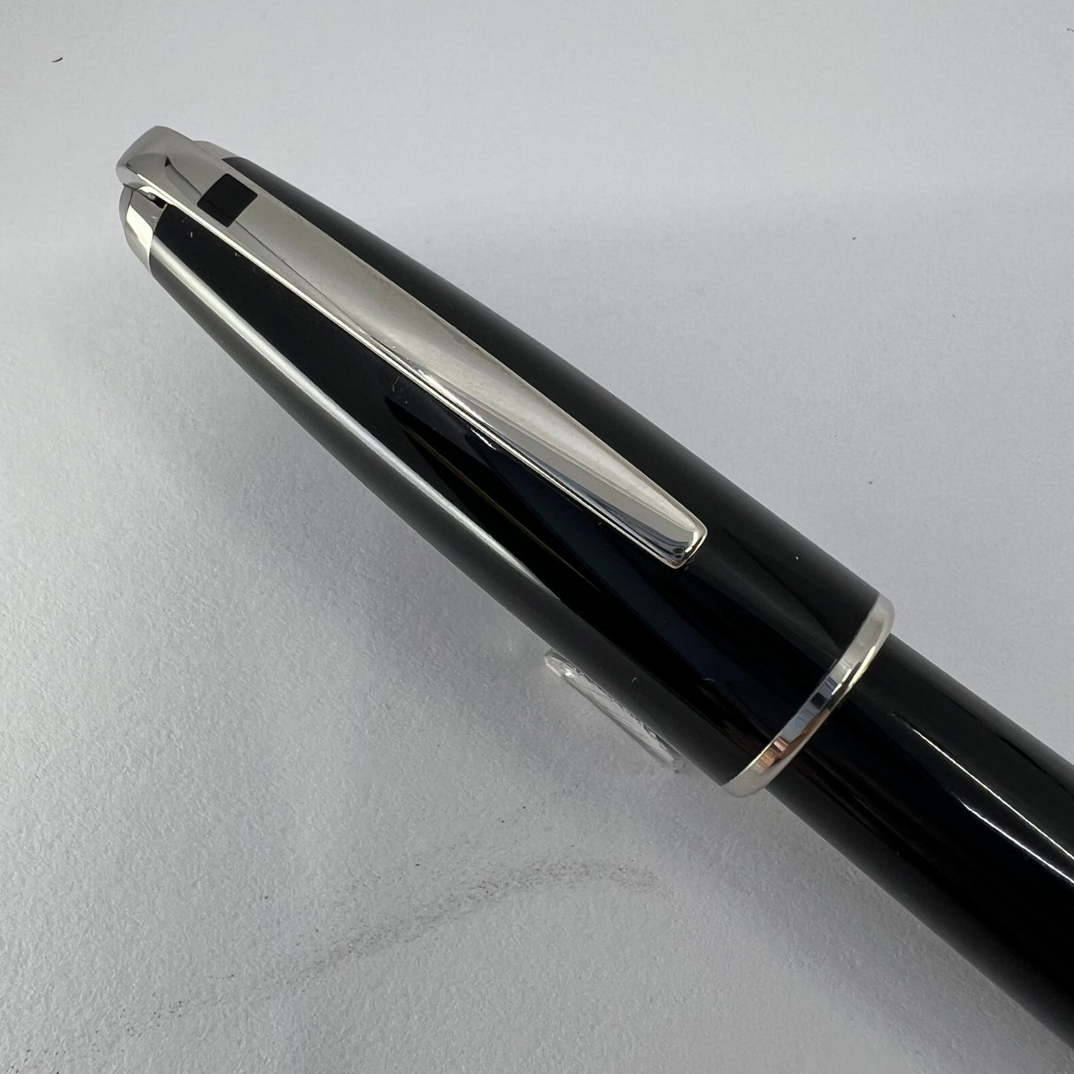 S.T. Dupont Orpheo (Largest Size) Black Laque de Chine  Fountain Pen - Medium 18kt Gold Nib