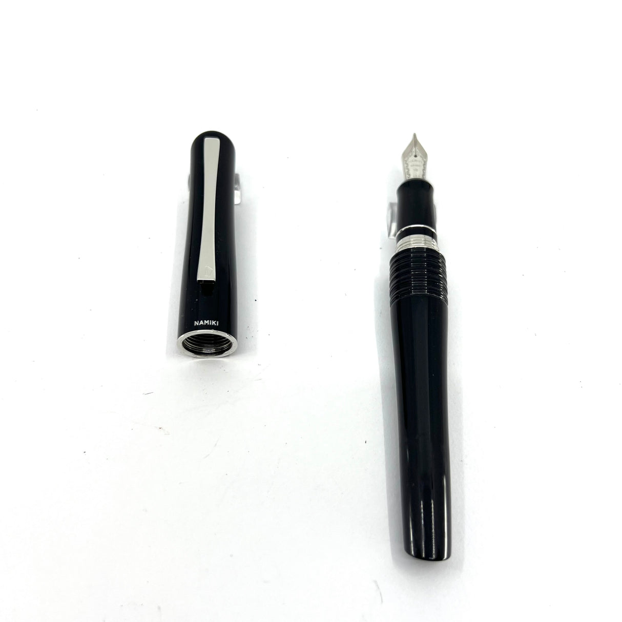 Pilot-Namiki Black Lacquered Bamboo Metal Oversized Fountain  Pen - Broad 14kt Gold Nib