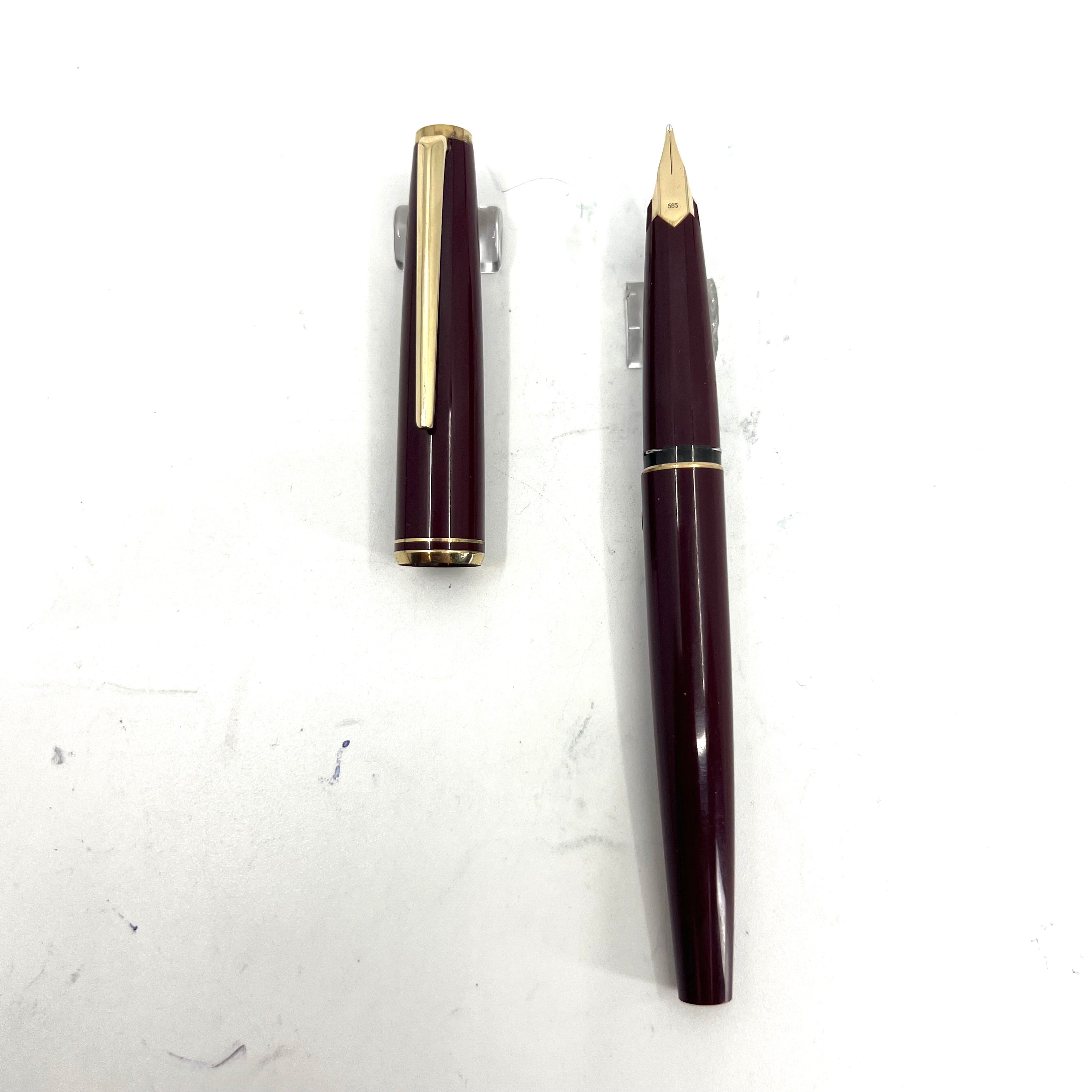 Montblanc Classic Style Burgundy Resin Fountain Pen – Fountain Pen
