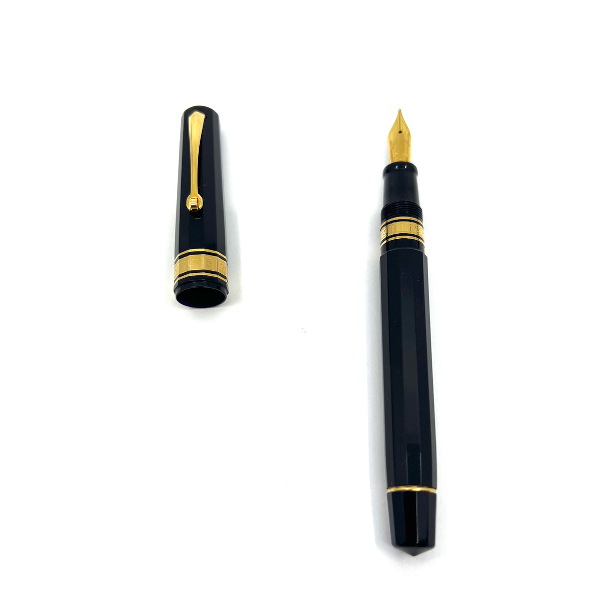 OMAS Milord Black Paragon Fountain Pen - Broad 18kt Gold Nib