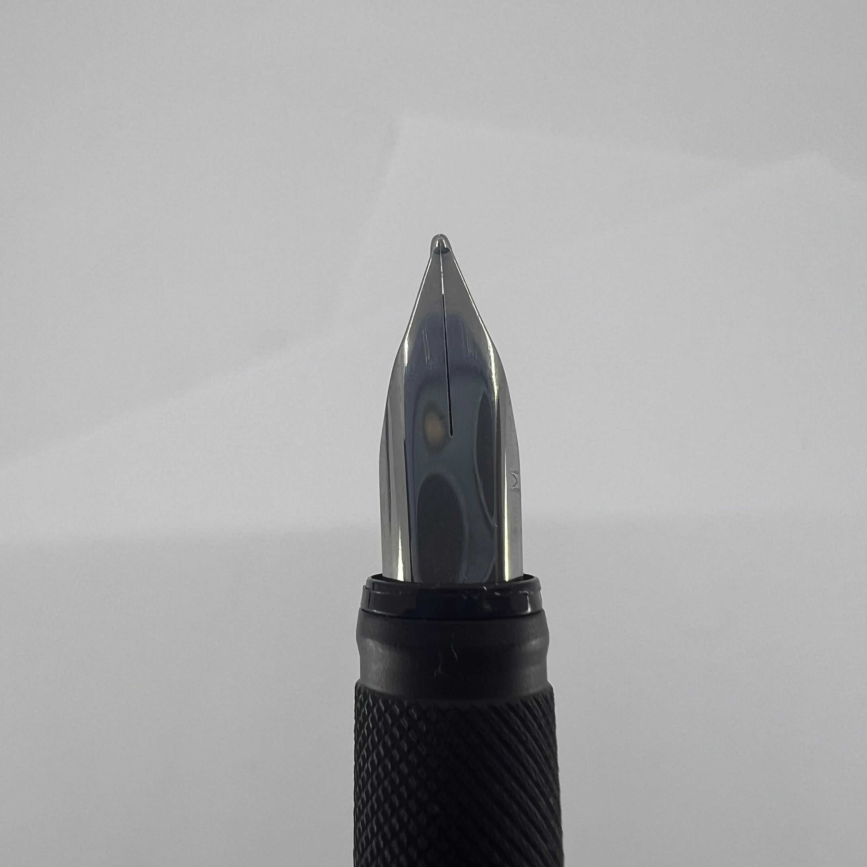 Rotring #600 Black Metal Six-Sided Fountain Pen - Medium Stainless