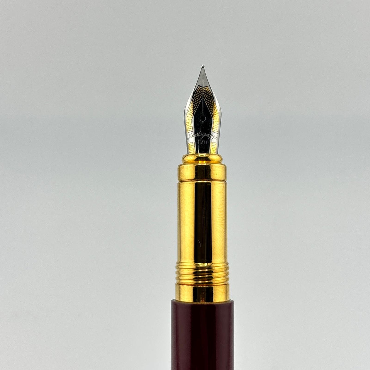 Montegrappa Executive Burgundy gold trim - Fountain Pen