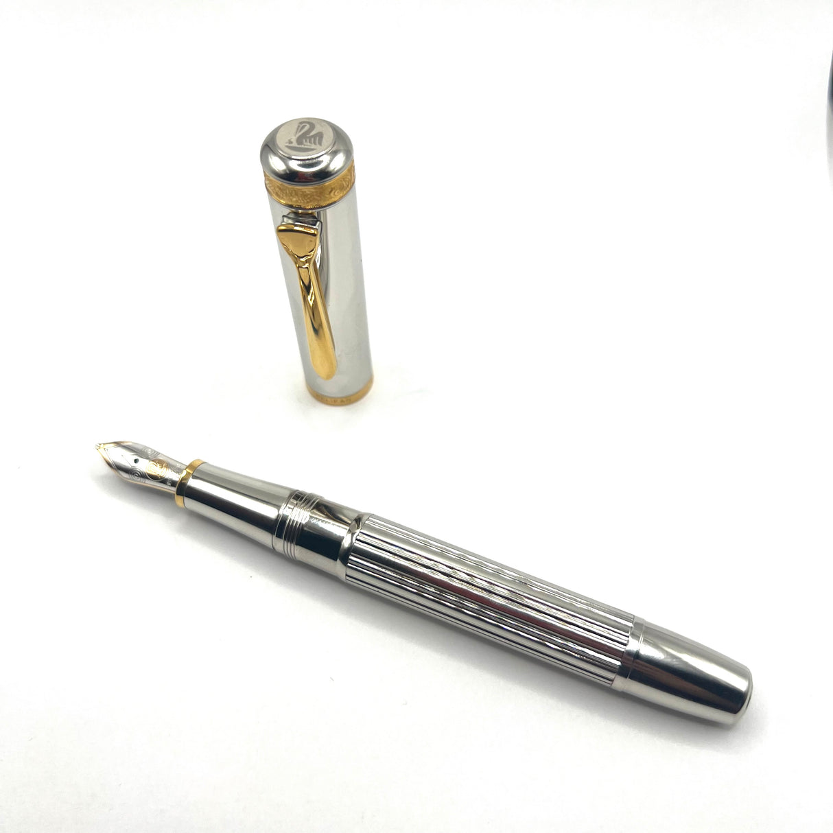 Pelikan M7000 Majesty Sterling Silver Fountain Pen -  Broad 18kt Gold Nib