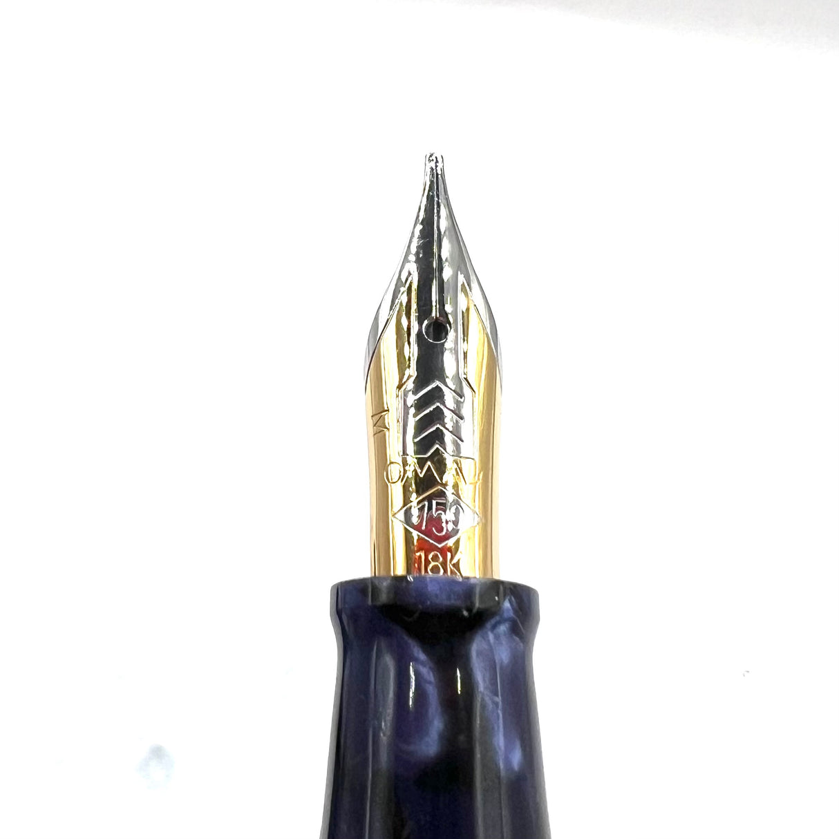 OMAS Princess Paragon Extra Blue Royale Celluloid Fountain Pen - Medium 18kt Gold Nib