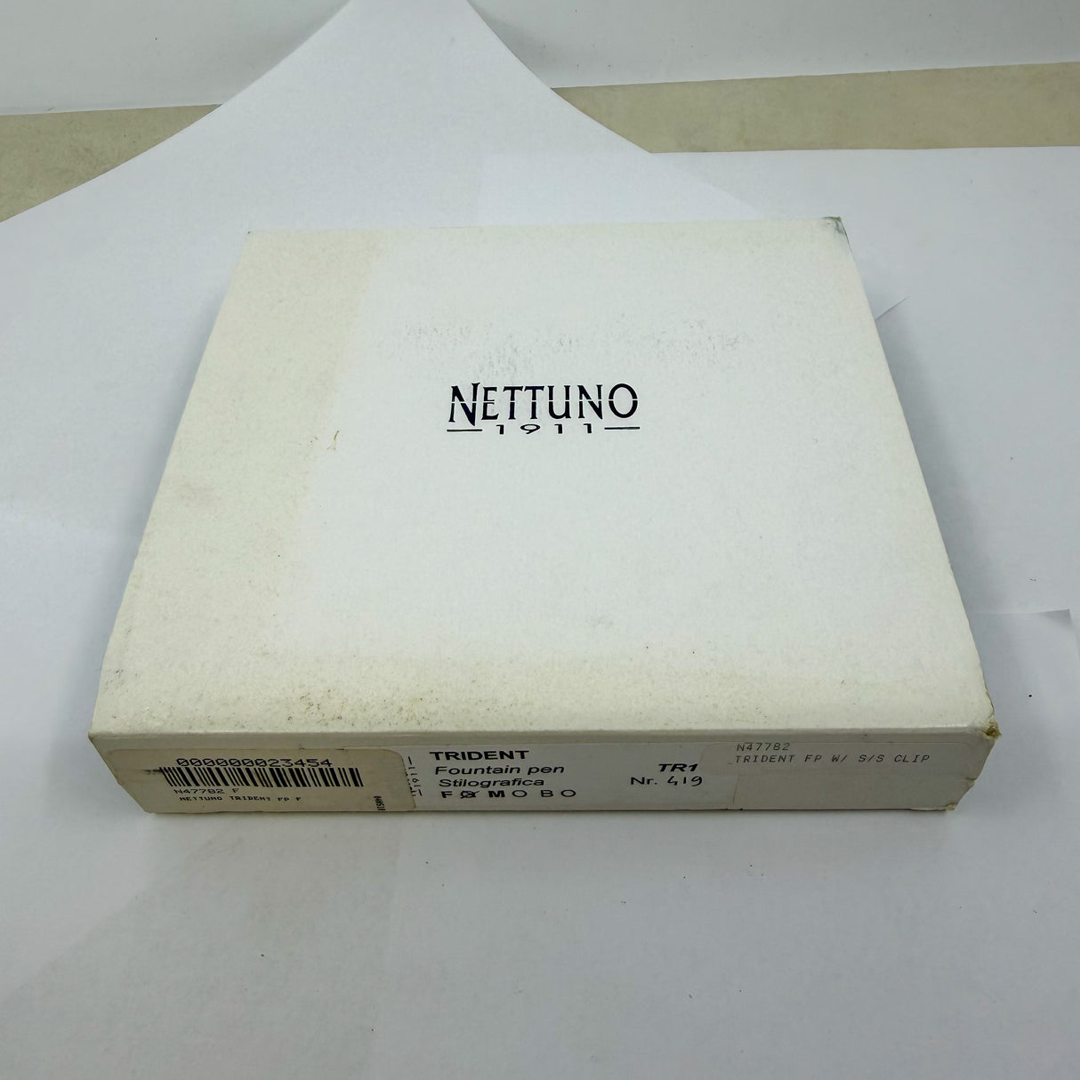 Nettuno (Italy)  Trident Lustrous Blue Limited Edition  Fountain Pen - Fine 18kt Gold Nib