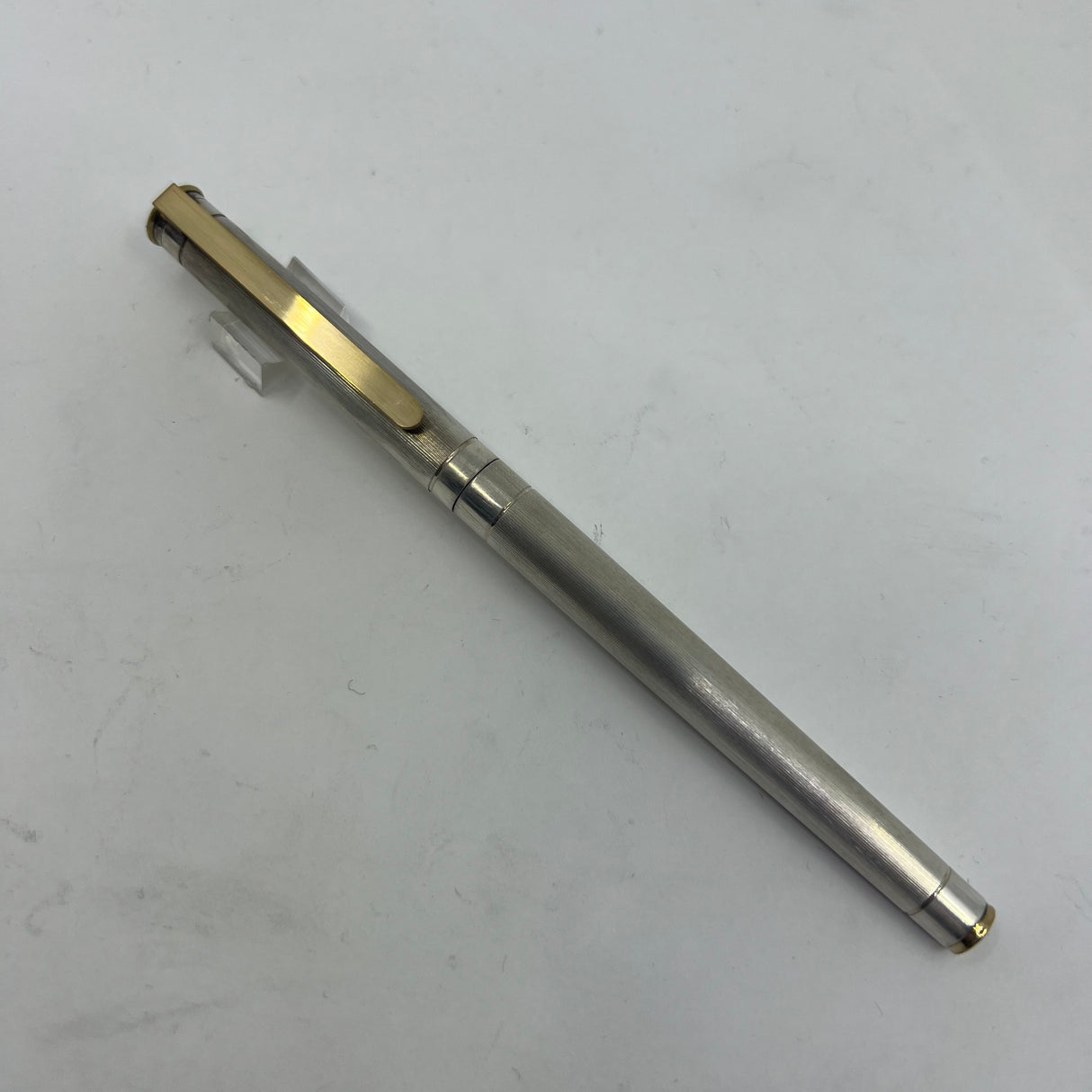 Montblanc Noblesse Silver-Plated Etched Vertical Lines Fountain Pen  - Fine 18kt Gold Nib
