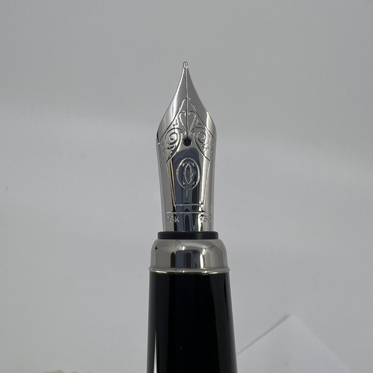 Cartier Backgammon Limited Edition Fountain Pen  - Fine 18kt Gold Nib
