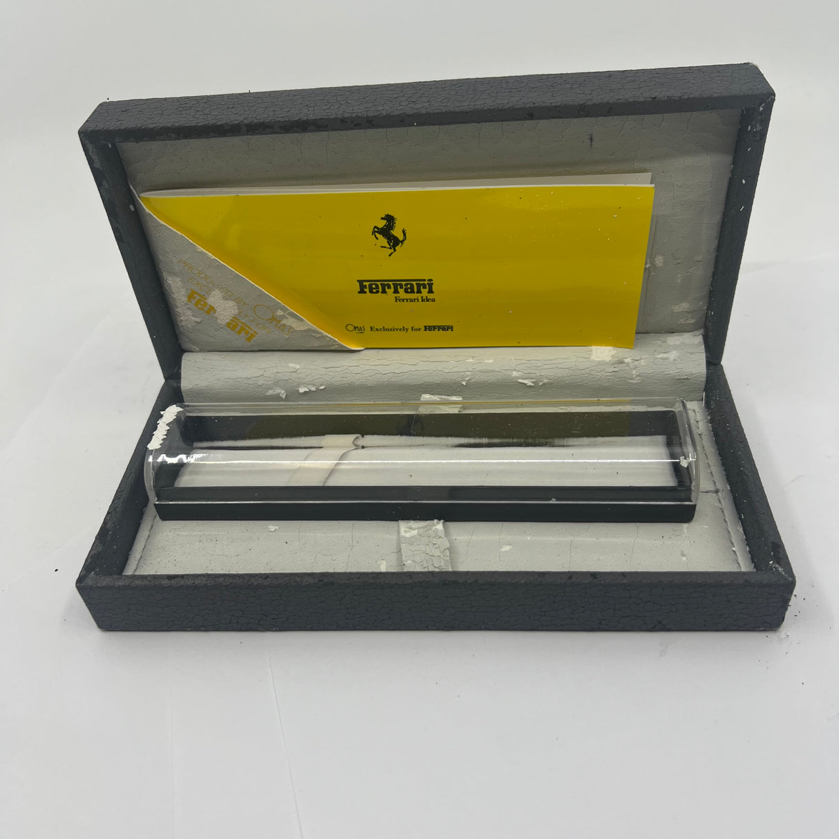 OMAS for  Ferrari/1990's -  Ferrari Yellow Facetted Paragon Fountain Pen - Medium 18kt Gold Nib