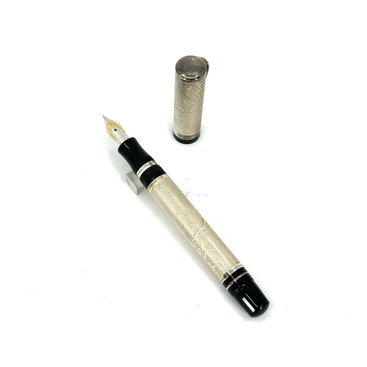 Montegrappa Sterling Silver Cosmopolitan Japanese Fountain Pen-Fine 18kt Gold Nib