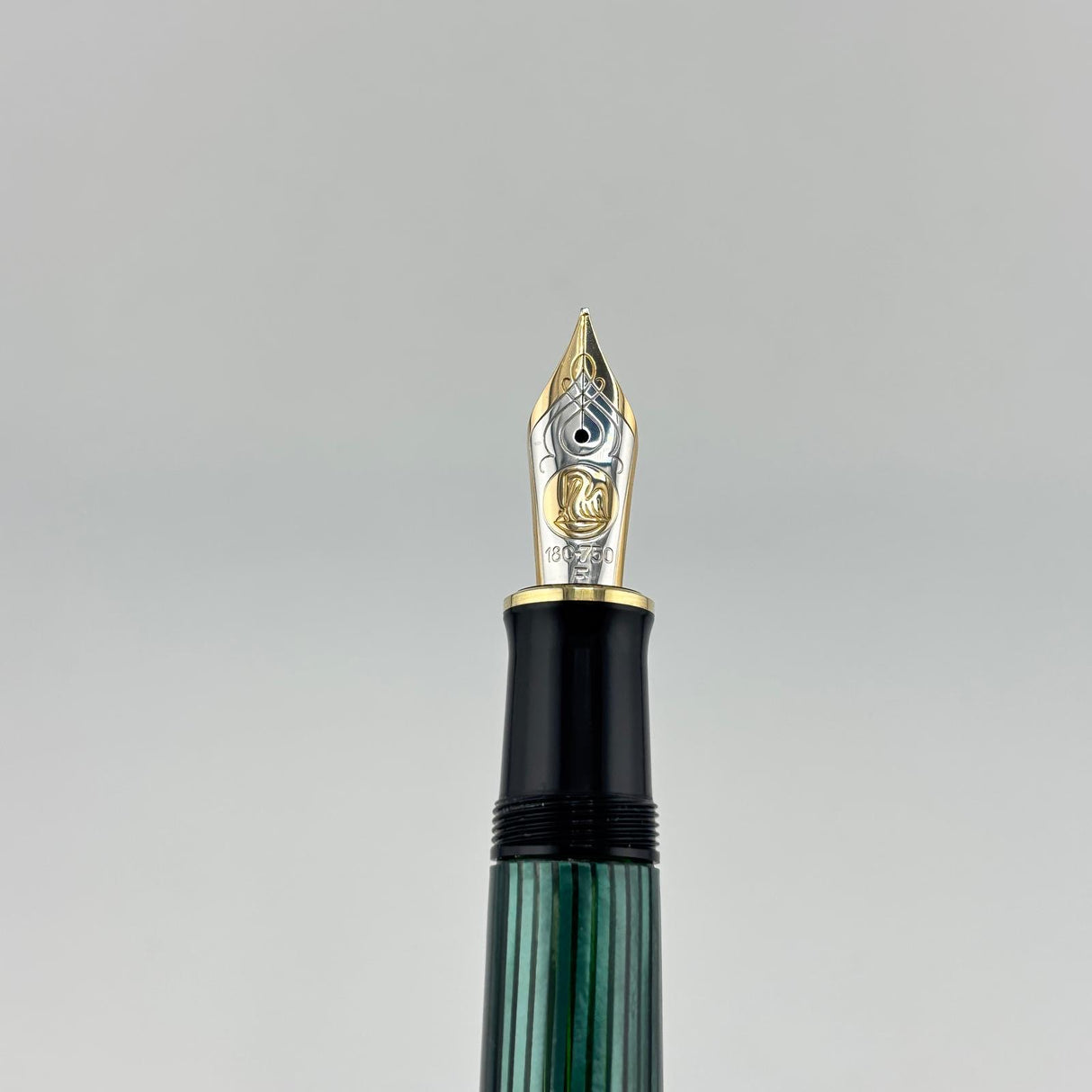 Pelikan M800 Green Striped 18K Gold nib Cursive Italic !