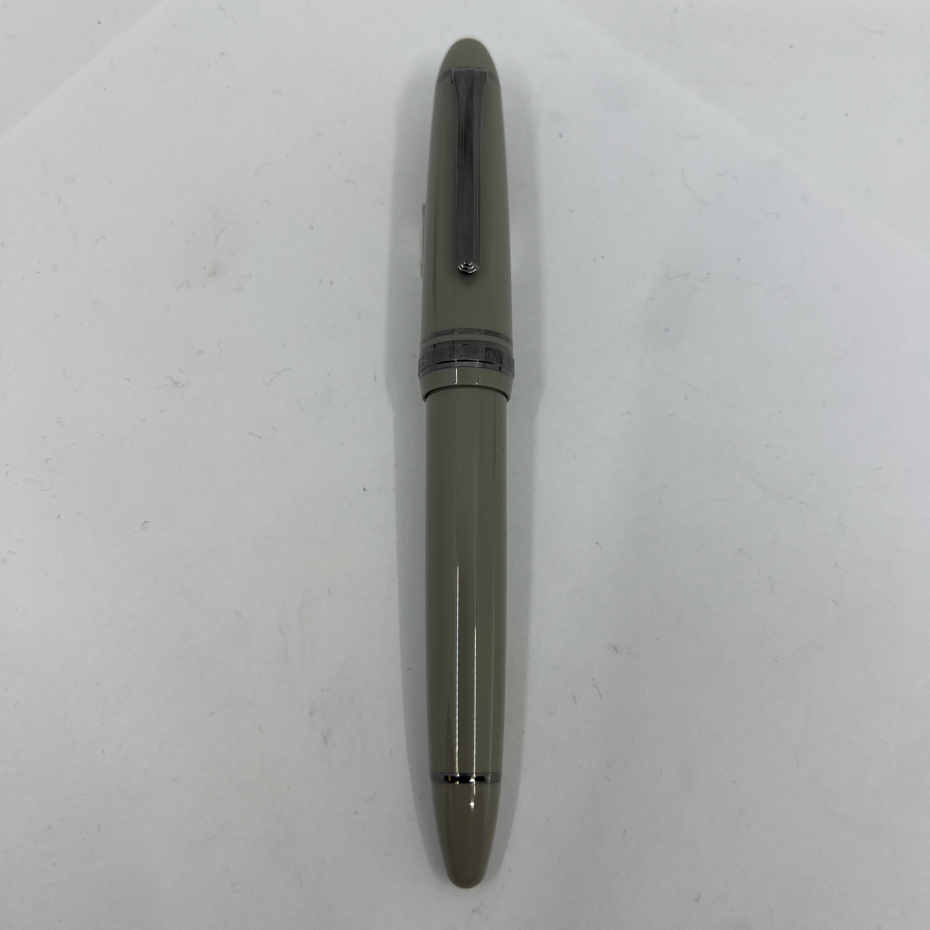 Sailor 1911 Large Special Edition Light Gray Themis Fountain Pen