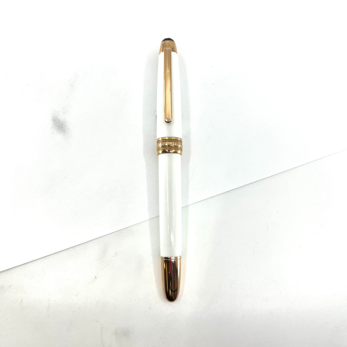 Montblanc Meisterstuck White Solitaire #145 Classique Fountain Pen