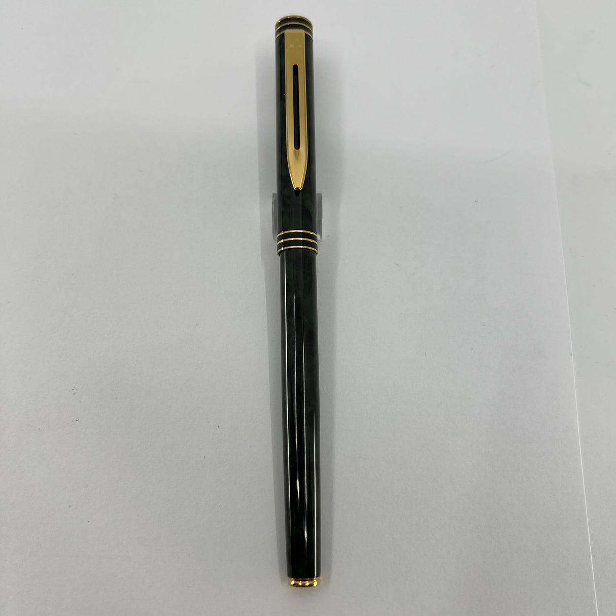 Waterman "Exclusive" Collection Green & Black Marble Lacquered  Fountain Pen   - Medium 18kt Gold  Nib