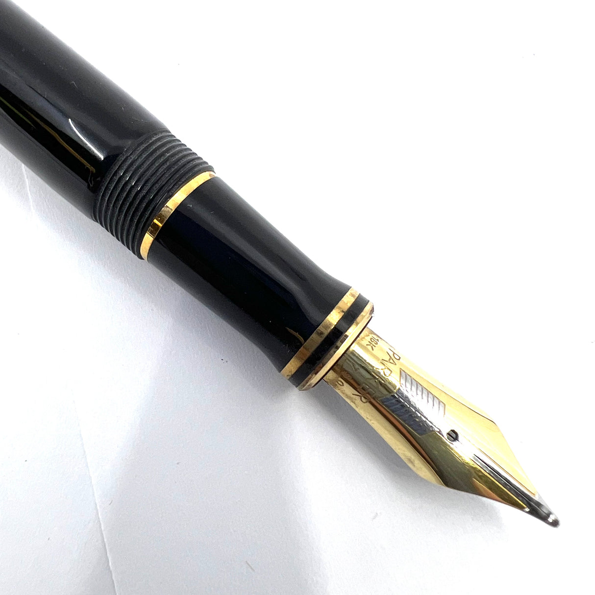 Parker Black Duofold  1888-1988 Centennial Collector Edition - First Year Parker Cap Top Medallion - Medium 18kt Gold Nib