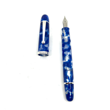 Penlux Masterpiece Grande Fountain Pen - Koi Blue & White