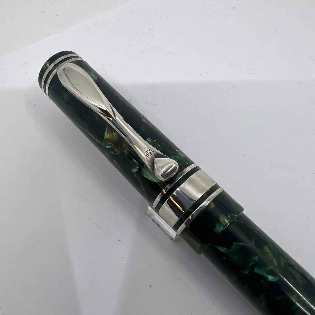 Visconti Grande Green Marbled/Bronze Streaked "Michelangelo" Celluloid  Fountain Pen Circa 2000 - Fine 18kt Gold Nib