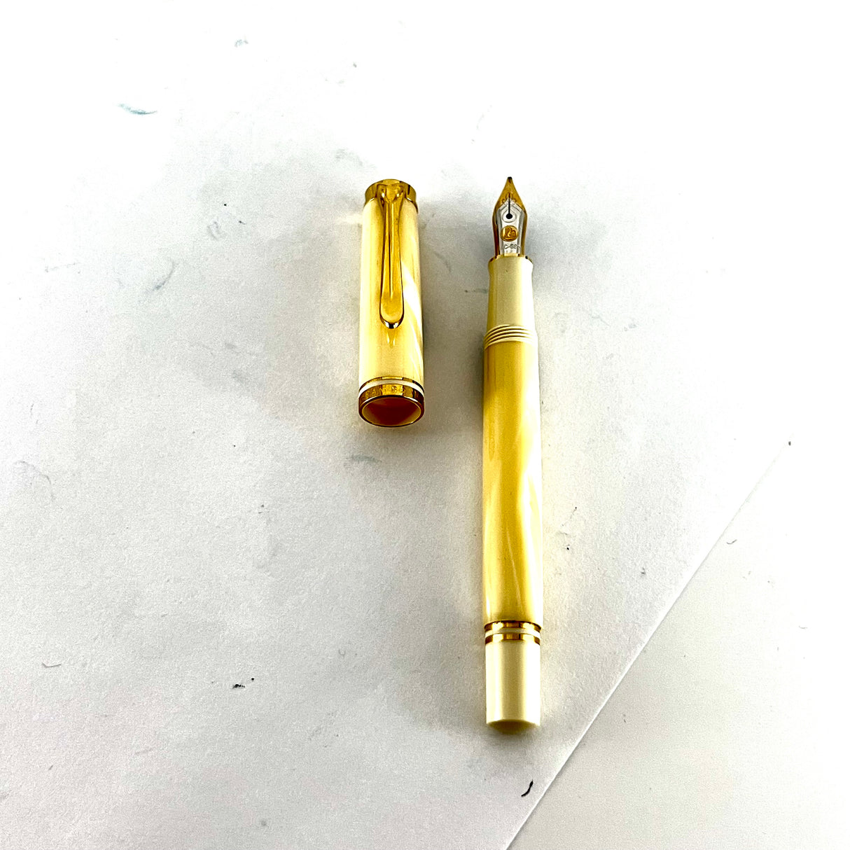 Pelikan Souveran M320 Mini Lustrous Ivory Fountain Pen