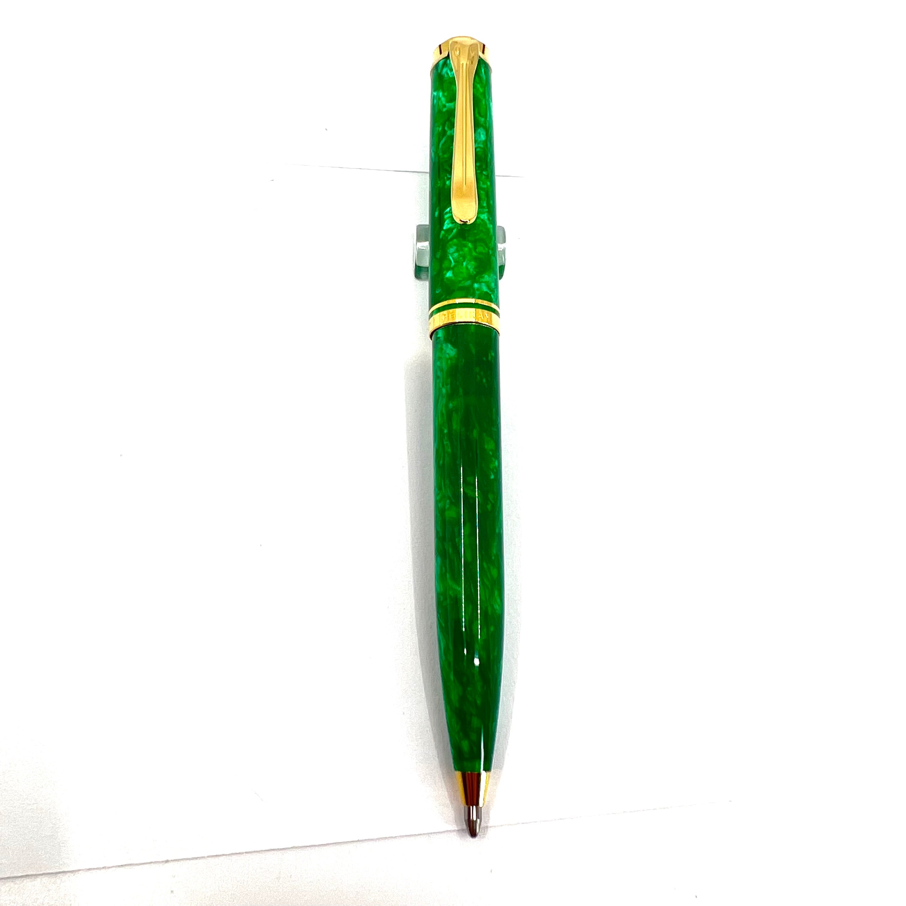 Pelikan Souveran K600 Marbled Vibrant Green Ballpoint Pen – Fountain Pen  Hospital