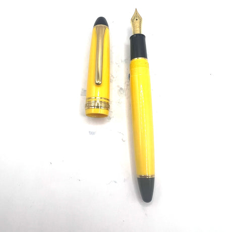 Sailor 1911 Standard Size Yellow Fountain Pen   - Medium 18kt Gold Nib