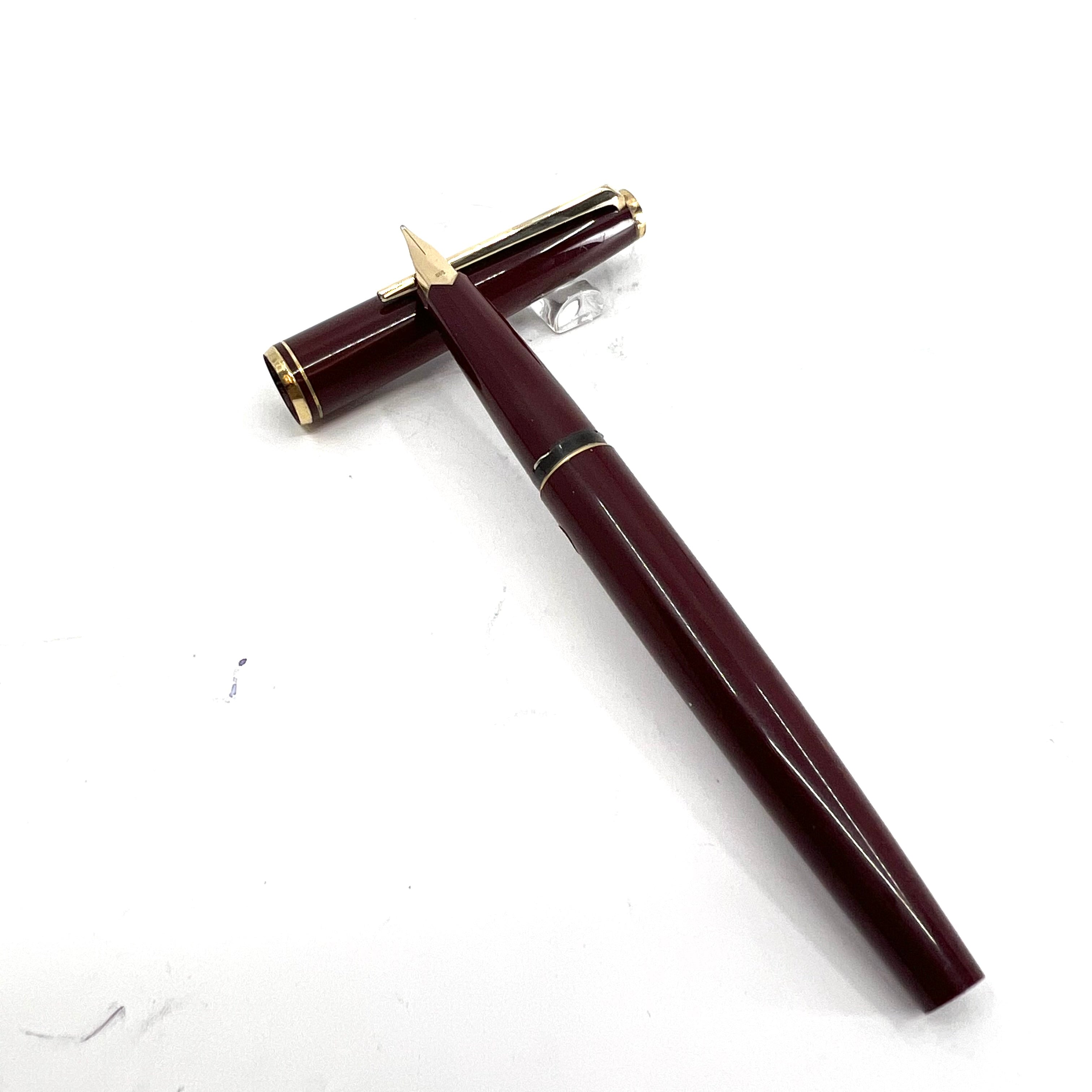 Montblanc Classic Style Burgundy Resin Fountain Pen – Fountain Pen