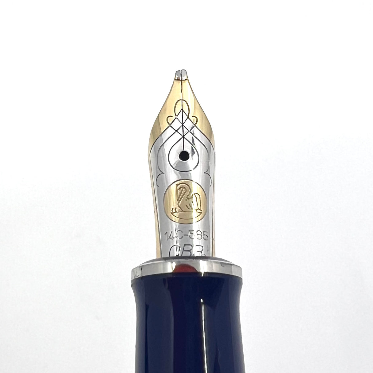 Pelikan Souveran Special Edition M605 Solid Blue Fountain Pen - Double Broad Oblique 14 kt Gold Nib