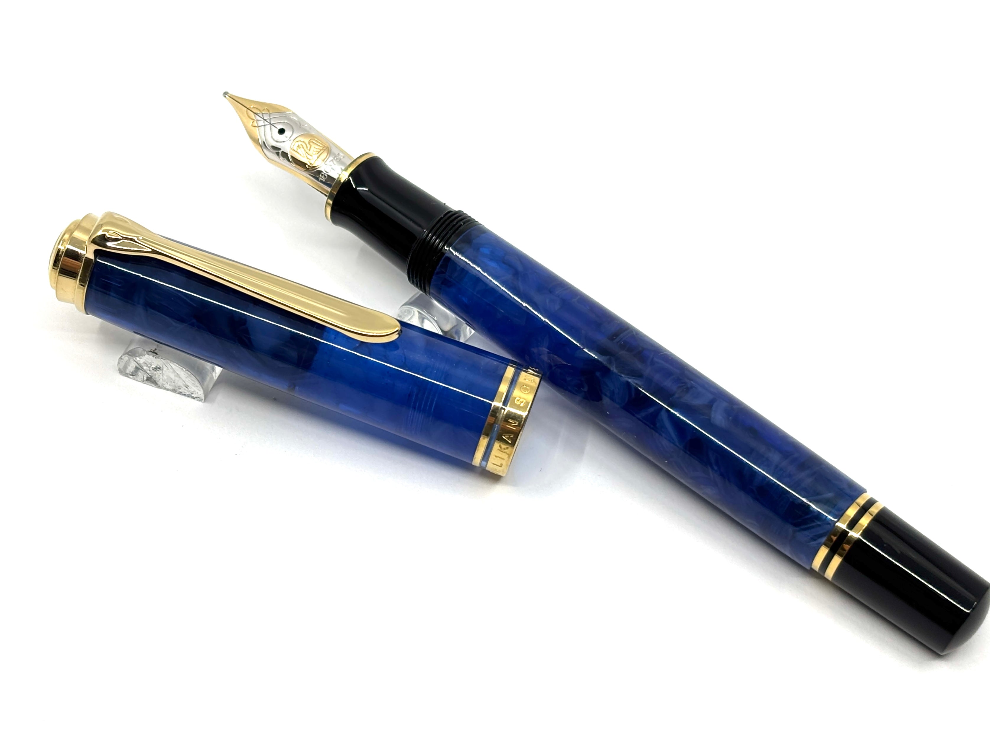 Pelikan Souveran M800 Marbled Blue O' Blue Fountain Pen – Fountain