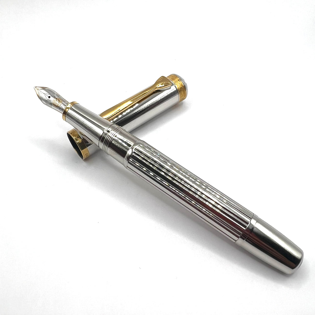 Pelikan M7000 Majesty Sterling Silver Fountain Pen -  Broad 18kt Gold Nib