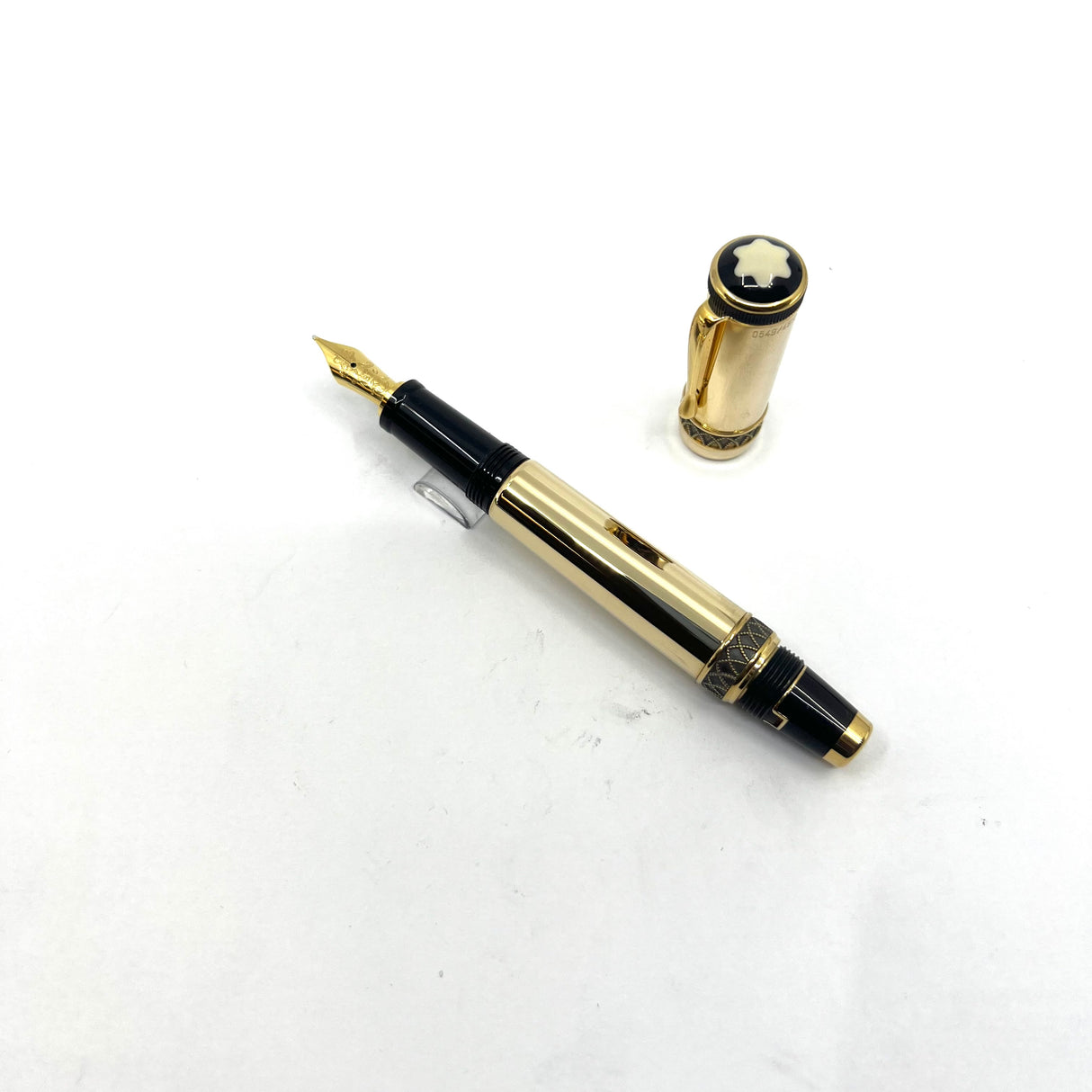 Montblanc Friedrich II The Great - Patron Of The Arts Retractable Nib Fountain Pen-Medium 18kt Gold Nib