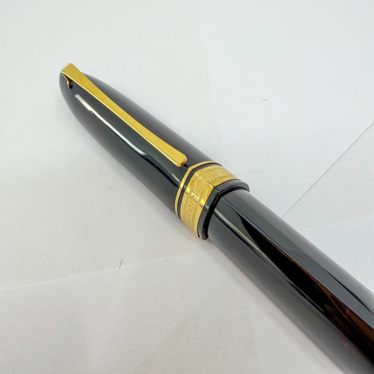 OMAS Oversized Blue/Black #360 Triangulated Fountain Pen - Medium 18kt Gold Nib