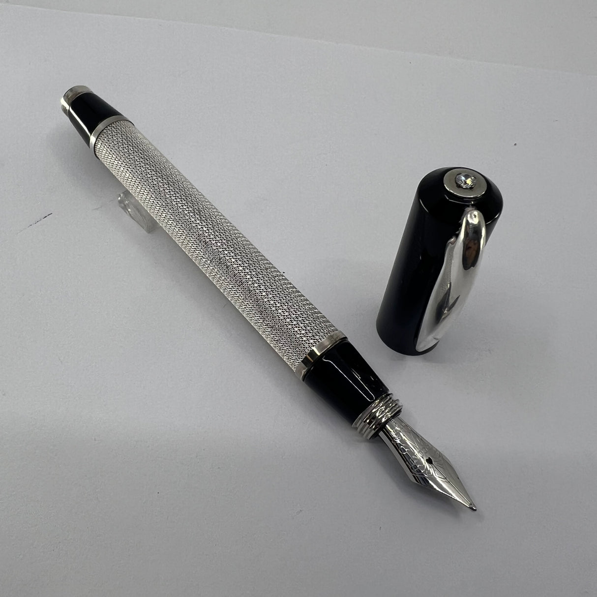 Visconti Rinascimento Organza Fountain Pen  - Broad 14kt Gold Nib