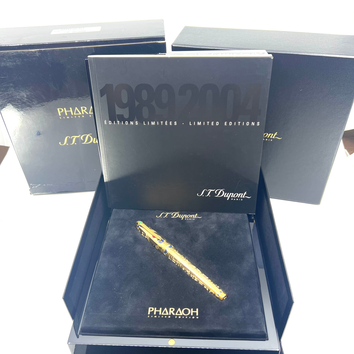 S.T. DuPont Pharoah Limited Edition Fountain Pen - Medium 18kt Gold Nib - MINT - EXQUISITE!