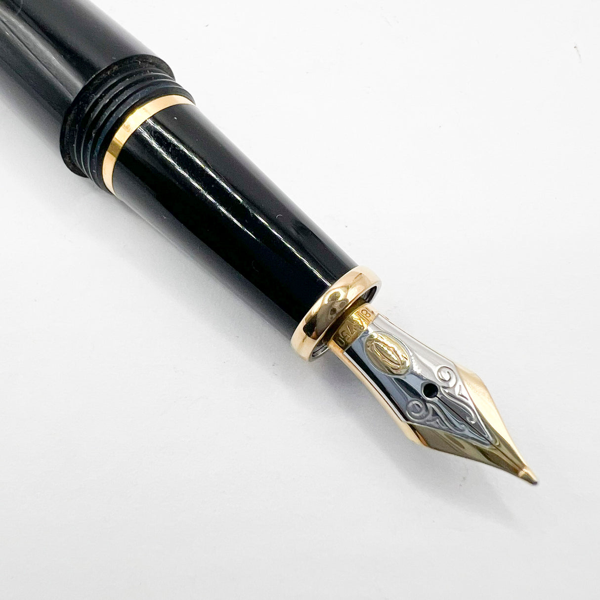 Cartier Diabolo Black Resin Fountain Pen - Medium 18kt Gold Nib