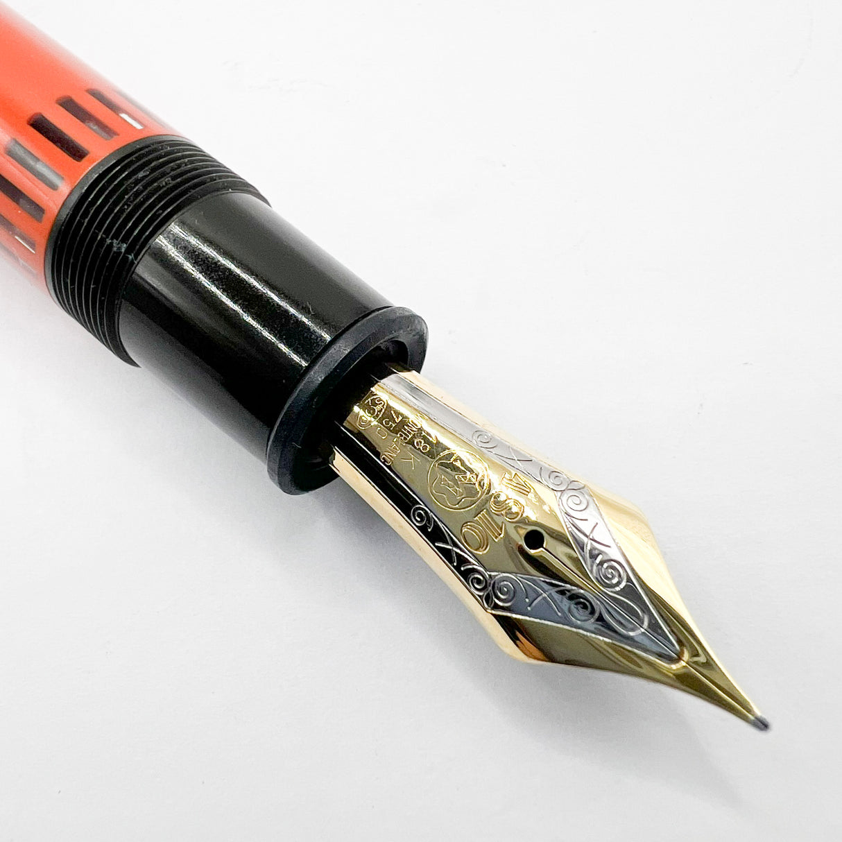 Montblanc Ernest Hemingway Writers Series Limited Edition Fountain Pen  - Fine 18kt Gold Nib