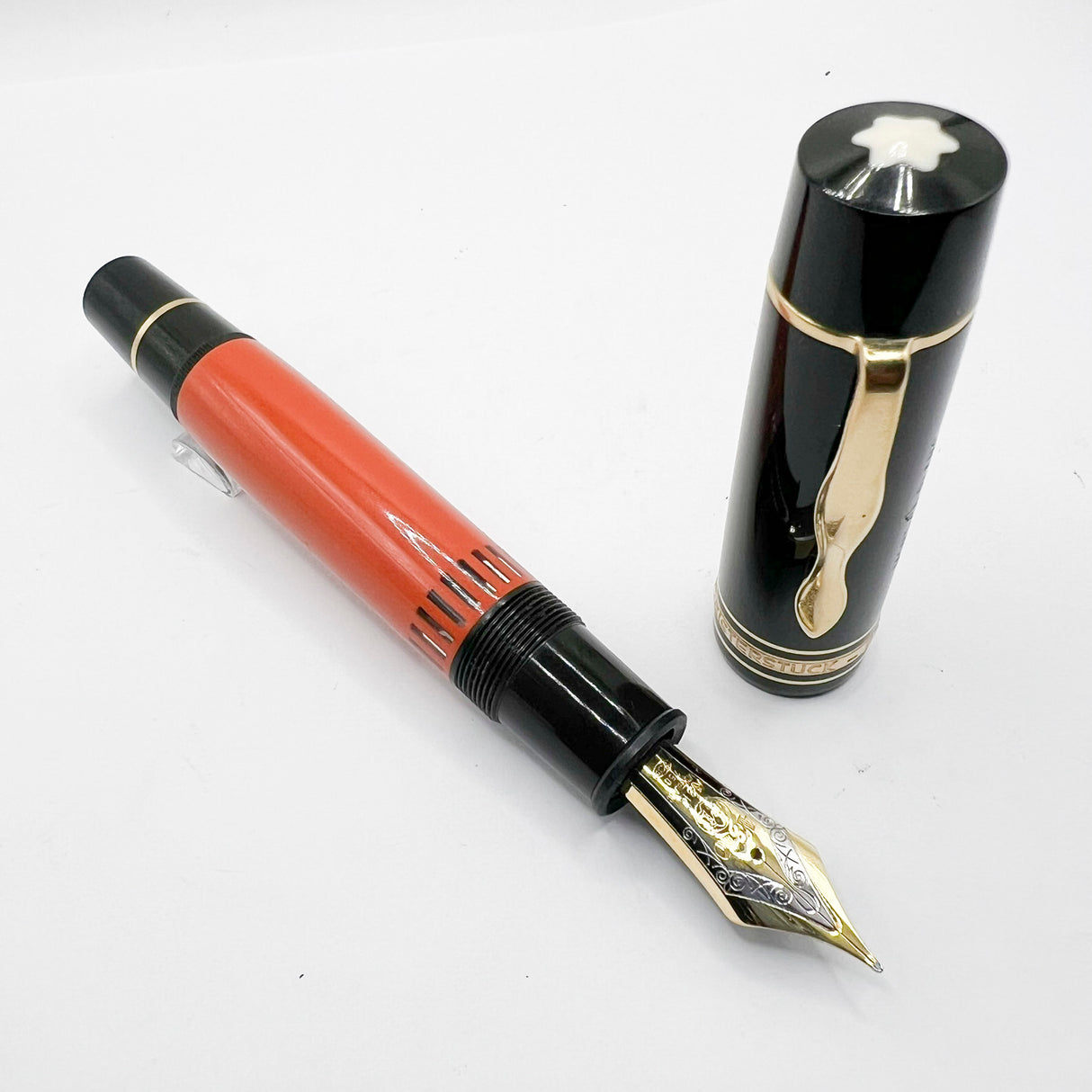 Montblanc Ernest Hemingway Writers Series Limited Edition Fountain Pen  - Fine 18kt Gold Nib