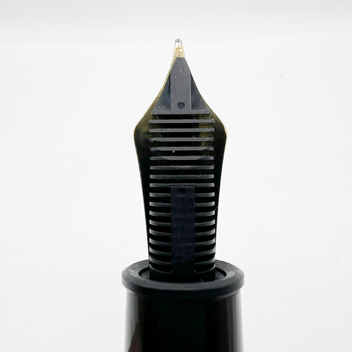 Montblanc Ernest Hemingway Writers Series Limited Edition Fountain Pen  - Fine 18kt Gold Nib